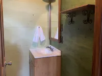 Creek Cottage, in the Ozarks! 約翰遜縣酒店