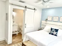 3Bd 3ba Island Oasis                 Beach Front with a Dock-Perfect Event Space Hotels in Placida