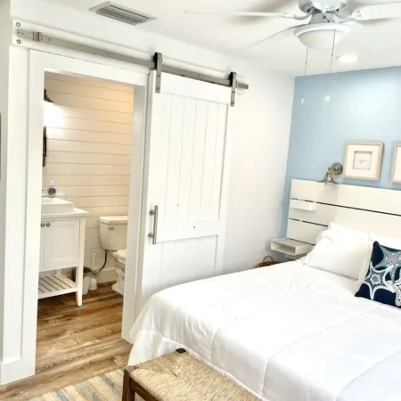 3Bd 3ba Island Oasis                 Beach Front with a Dock-Perfect Event Space
