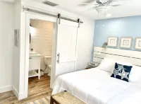 3Bd 3ba Island Oasis                 Beach Front with a Dock-Perfect Event Space