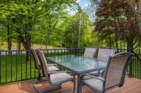 Newly renovated 1950's leelanau trail side cottage