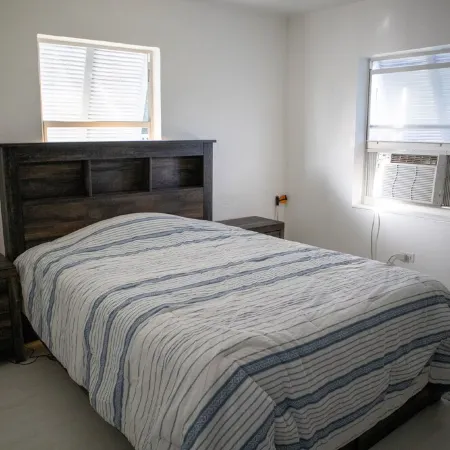 Pet Friendly Half-Duplex Cottage with kayaks and 40' Slip Option at Marina