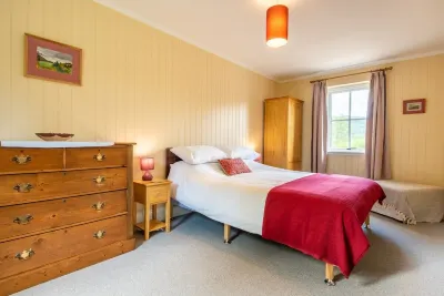 Family-friendly brand new cottage situated next to the golf course Hotel in zona Fort Augustus