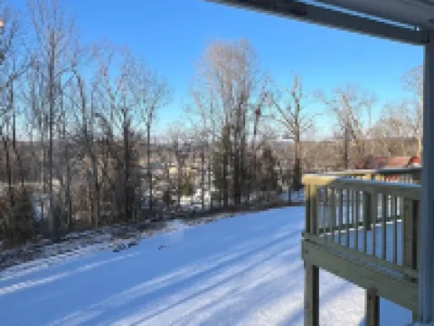 Spacious 3- Bd home in French Lick 弗倫奇利克酒店
