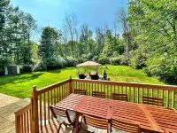 Hidden High Falls 4BR Oasis on 3 acres by trail!