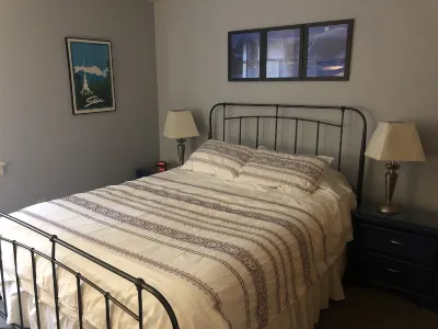 Modern, Comfy & Clean Condo at Mountainside - Pool/HotTub, WIFI, on Mtn R
