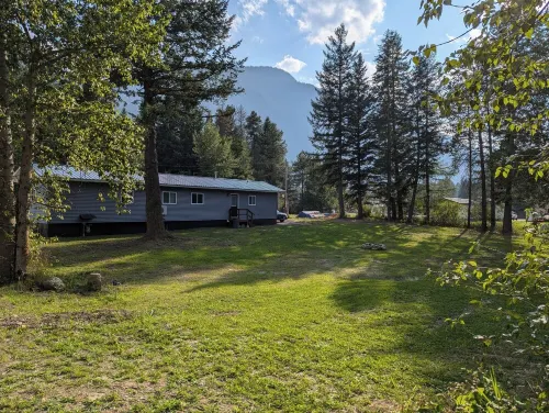 September Discount!!! Family Friendly Escape Miles from Glacier National Park.