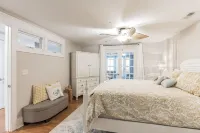 Coastal Colors Luxury Beach Block Condo - Wildwood Crest