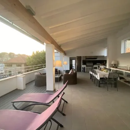 Spacious apartment with large terrace and summer kitchen