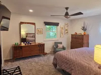 The Bradley House - Beautiful & Spacious Home - Near Campus & Stadium