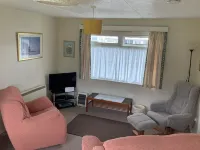 Charming  Bungalow  , much upgraded  Near a beach ,farm shop and steam railway Hotel di Watchet