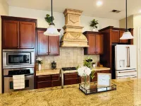 Spacious 4-bedroom house with pool and spa in north Fresno