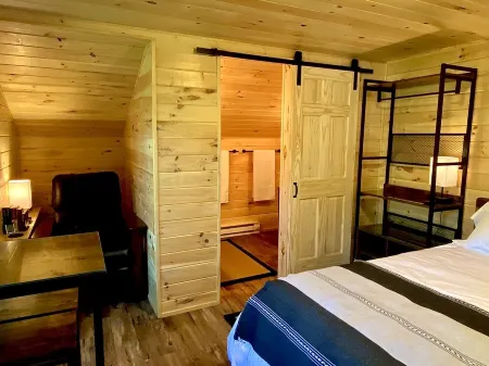 Finger Lakes: Lamoka Hideaway