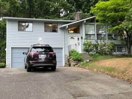 House in Private & Quiet Area Отели в г. Федерал-Уэй