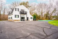 Shamrock by the Sea: Hot Tub, Arcade, Basketball