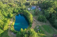 Entire Guest House with Pool, Jacuzzi and Lake Access