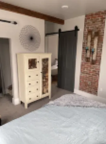 Historic 1886 House locate convienently