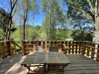 Z 2 Lodge - Contemporary living in a green setting.