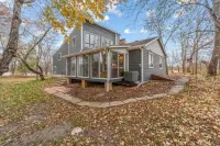 The Rest on the River - projector - fire pit - sunroom - contractors welcome