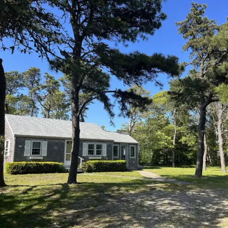 Close to Beach Renovated Dog Friendly Cape Cottage