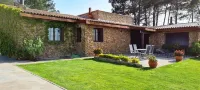 Casa Rural Sierra de Aguafría. Finca El Robledillo for 8 people Hotels near Hide el venero de los rabilargos