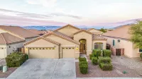 Tucson Pool Home -  Pets, Putting Green, No Hidden Fees - Jacuzzi