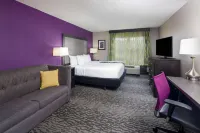 La Quinta Inn & Suites by Wyndham Kennesaw - Kæledyr tilladt
