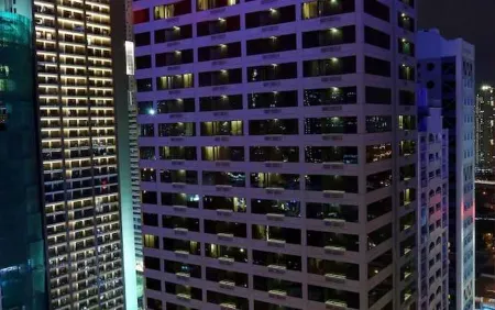 City Garden Grand Hotel Отели рядом с достопримечательностью «The Linear Makati Tower 2»