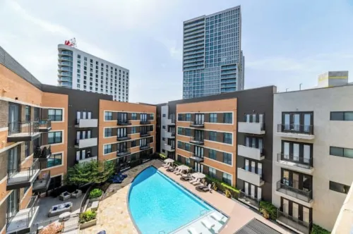 Western Saloon  2BR  4Bed  Prime Location