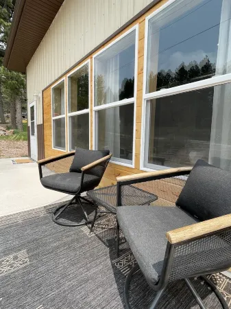 The Dens at Bear Rock #1 Отели рядом с достопримечательностью «Stockade Lake»