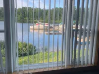 Cozy All Season House on Rangeley Lake レーンジリーのホテル