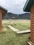Family friendly cabin close to Yellowstone National Park and Madison River