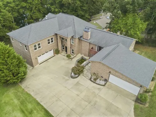 Relaxing Multi-family waterfront home with private dock on Lake Hartwell!