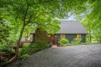 Great Location! Walk to Resort Amenities! Watch Golf from Deck! Pool Table!