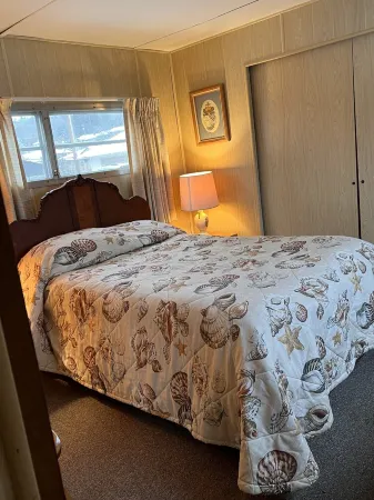 Seashore Rental with Beach Access and Panoramic Sound View Отели рядом с достопримечательностью «Парк округа Хау Фарм»