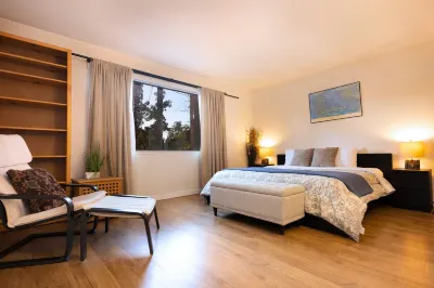 Family Retreat & Workspace! Near 30+ vineyards and Plaza! Parking. WiFi. Hotels near Olde Sonoma Public House