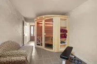 Spacious, Newly Remodeled House With Chef Kitchen On The Ocean