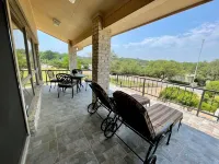 Beautiful remodeled lake view home, Modified new rates for fall.