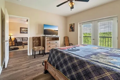 Stay Near the Strip, One Minute Off Parkway with Sensational Views.