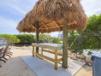 Top Floor unit with a ocean view!!!     PRIVATELY OWNED