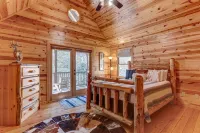 Steps from the River, Fast Internet, Hot Tub, Fishing, Peaceful, Family Friendly