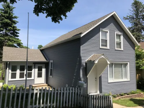 Beach and Golf House Hotels in Sheboygan