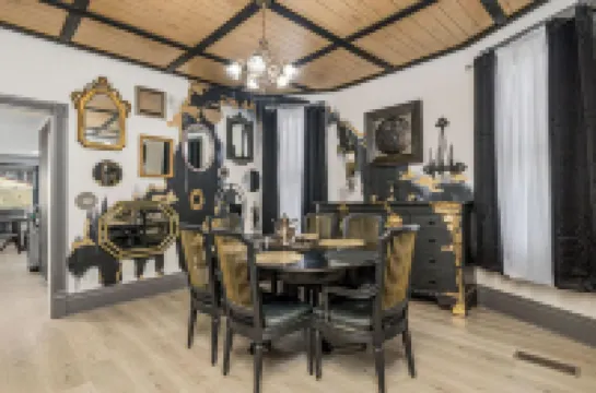 Beautiful 3 bedroom uniquely designed home for small to large families! Pets ok!