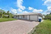 Cocohome on Water. Close to all best beaches. Hotels in North Port