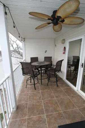 Parkview Bay, 3 bed, 3 bath, lakeview, elevator, wifi, pool