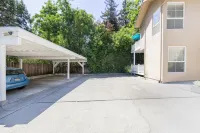 Downtown Napa!  Unit C Walk to Everything!