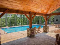 Lake James Country-style House - Deep Cove, Pool, Screen Porch, Kayaks & SUP!