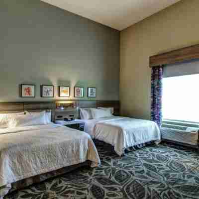 Hilton Garden Inn Topeka Rooms