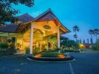 Horison Tirta Sanita Kuningan Отели рядом с достопримечательностью «Glamping Saraeland»