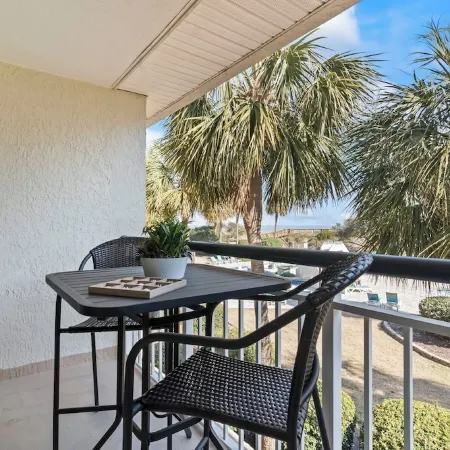 Oceanfront: The Seabatical Suite at Bridgewater Resort / Litchfield By The Sea